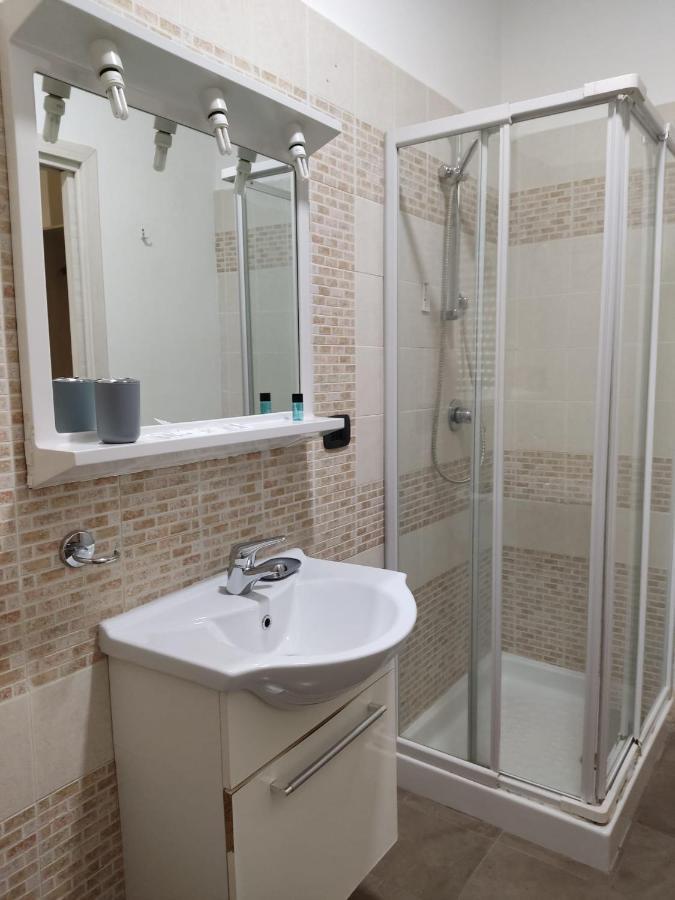 Civico 83 Bed & Breakfast Реджо ди Калабрия Екстериор снимка